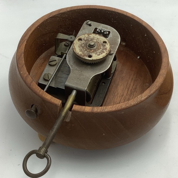 Vintage Swiss Anri Thorens Wood Music Box - Picture 13 of 16